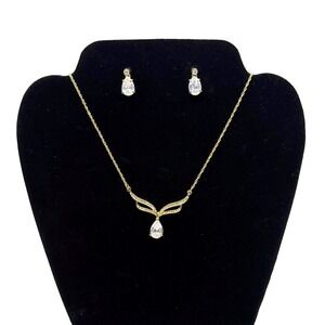 Vintage Avon Pear Drop Necklace and Earrings Set – Elegant Costume Jewelry